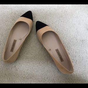 Chic pointed cap toe flats